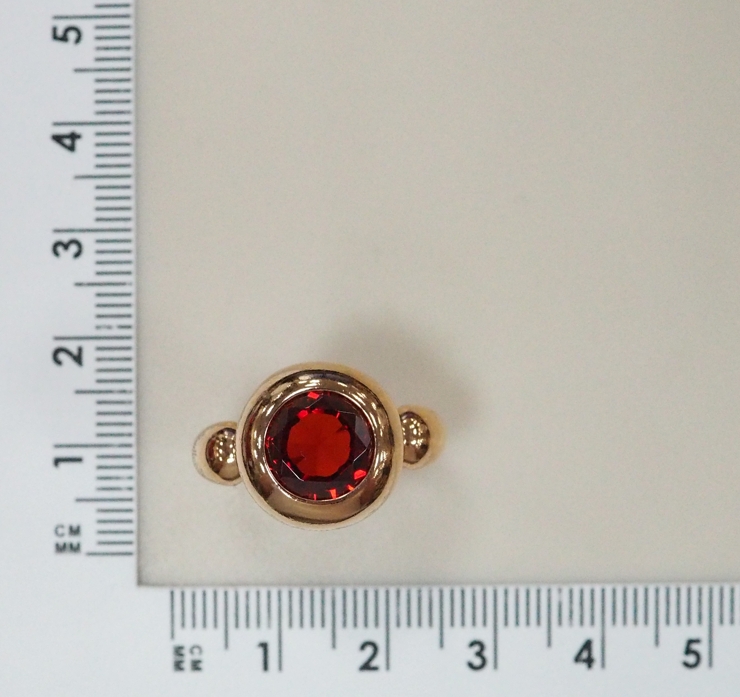 Серебряное кольцо 925 пробы; вставки 1 Пл. Кварц цв. гранат;